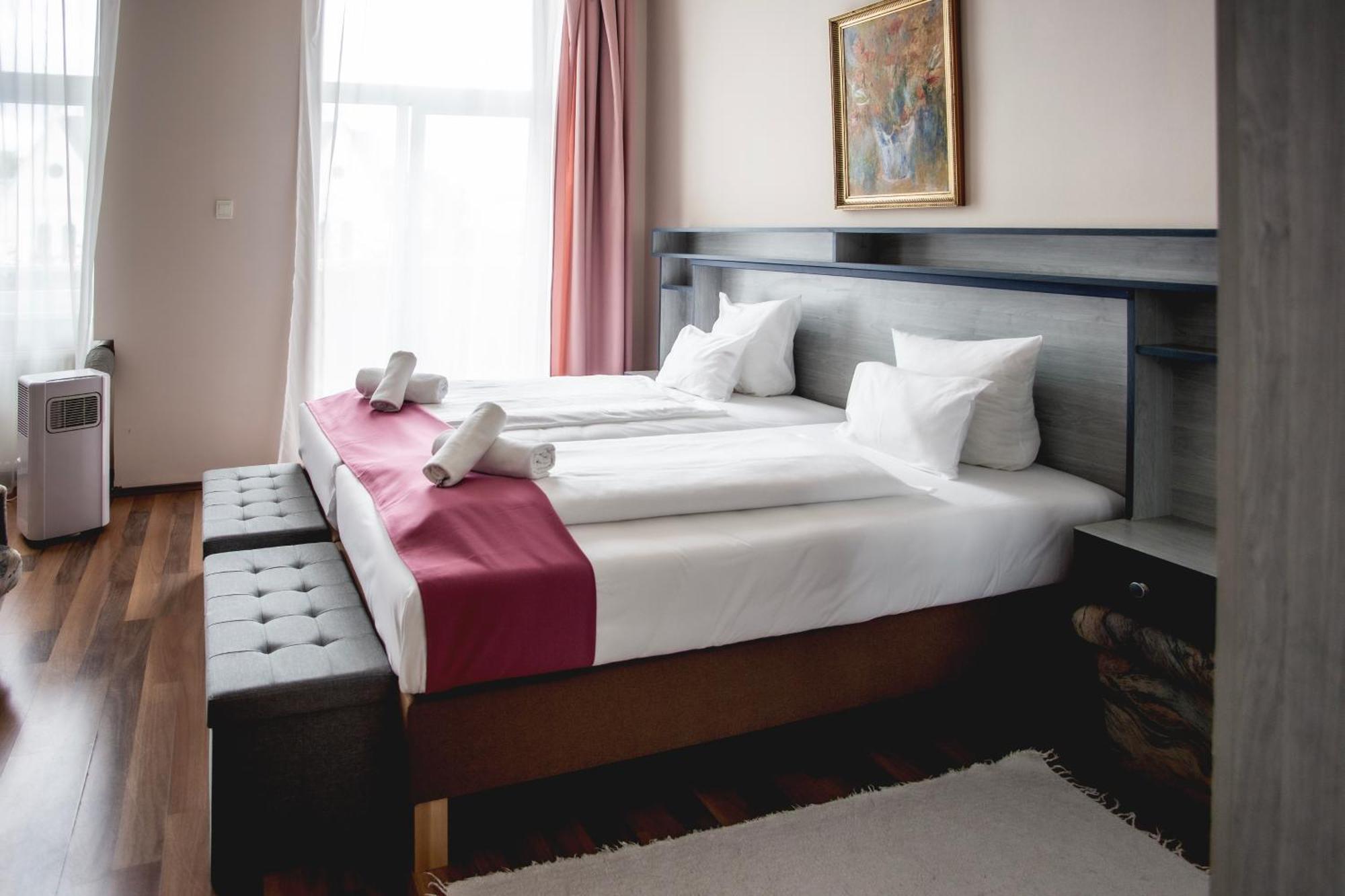 Hotel Kapos Kaposvar Ngoại thất bức ảnh