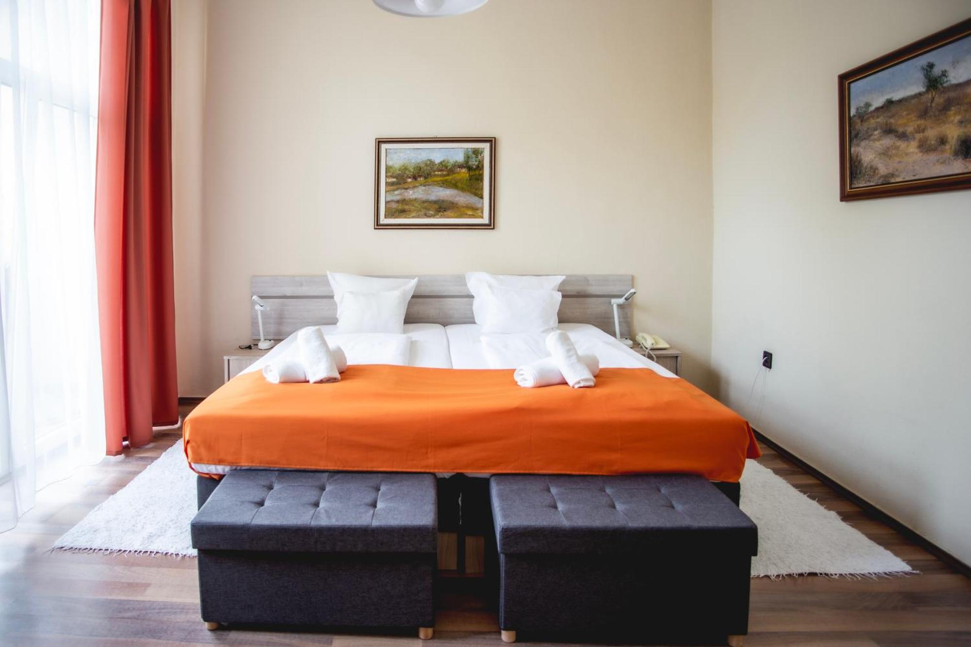 Hotel Kapos Kaposvar Ngoại thất bức ảnh